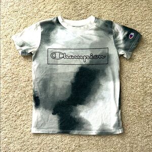Boys champion T-shirt, size small